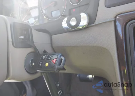 2007 Volvo V70 2.5T z USA, uszkodzony, nr VIN YV1SW592472634817